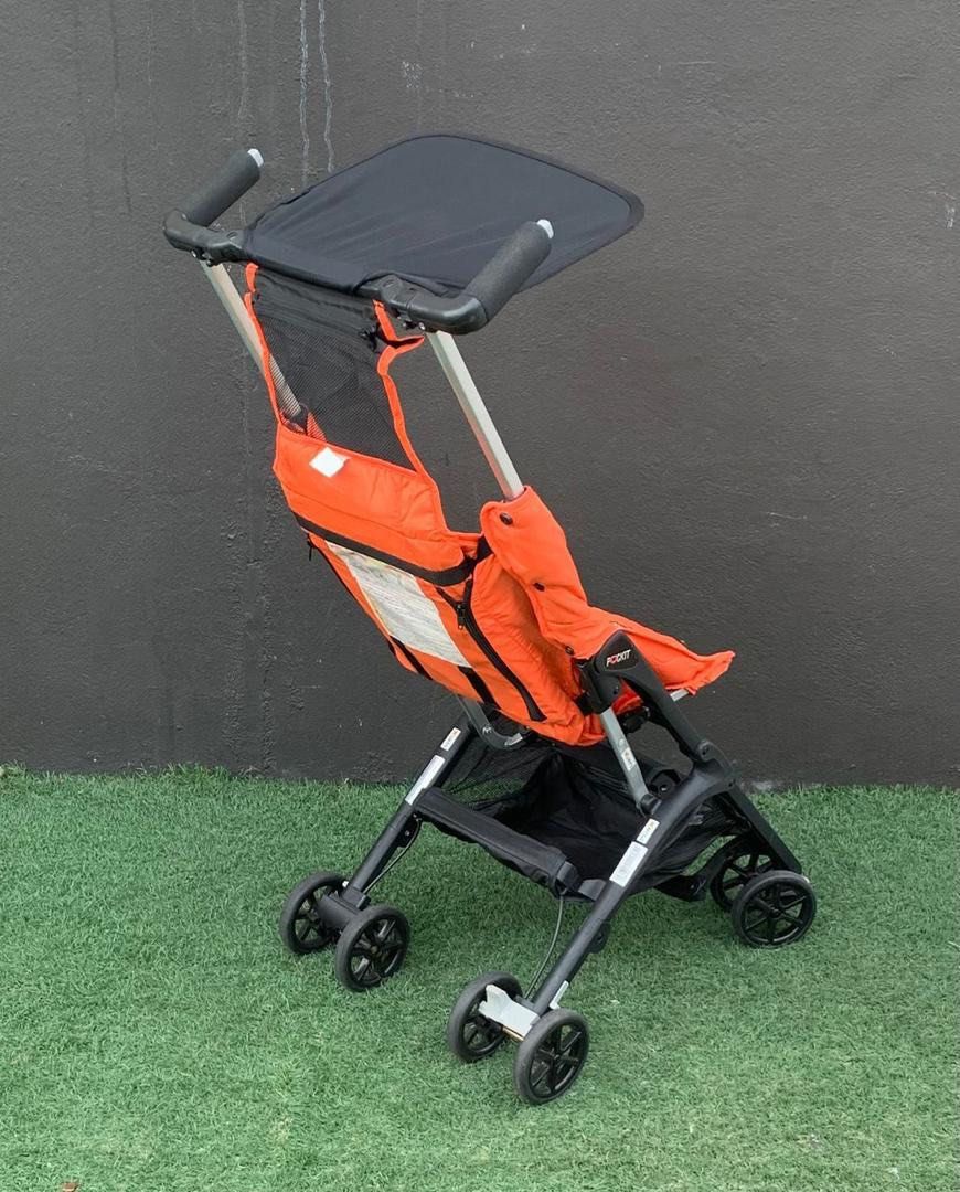 Pockit stroller (Category: Strollers) located in Pasir Gudang. Submitted by myzayza (Listing ID 1379128921, Image 3). Description: Stroller compact Pockit stroller Colour oren Rm380 Details boleh wasap 0192619109.