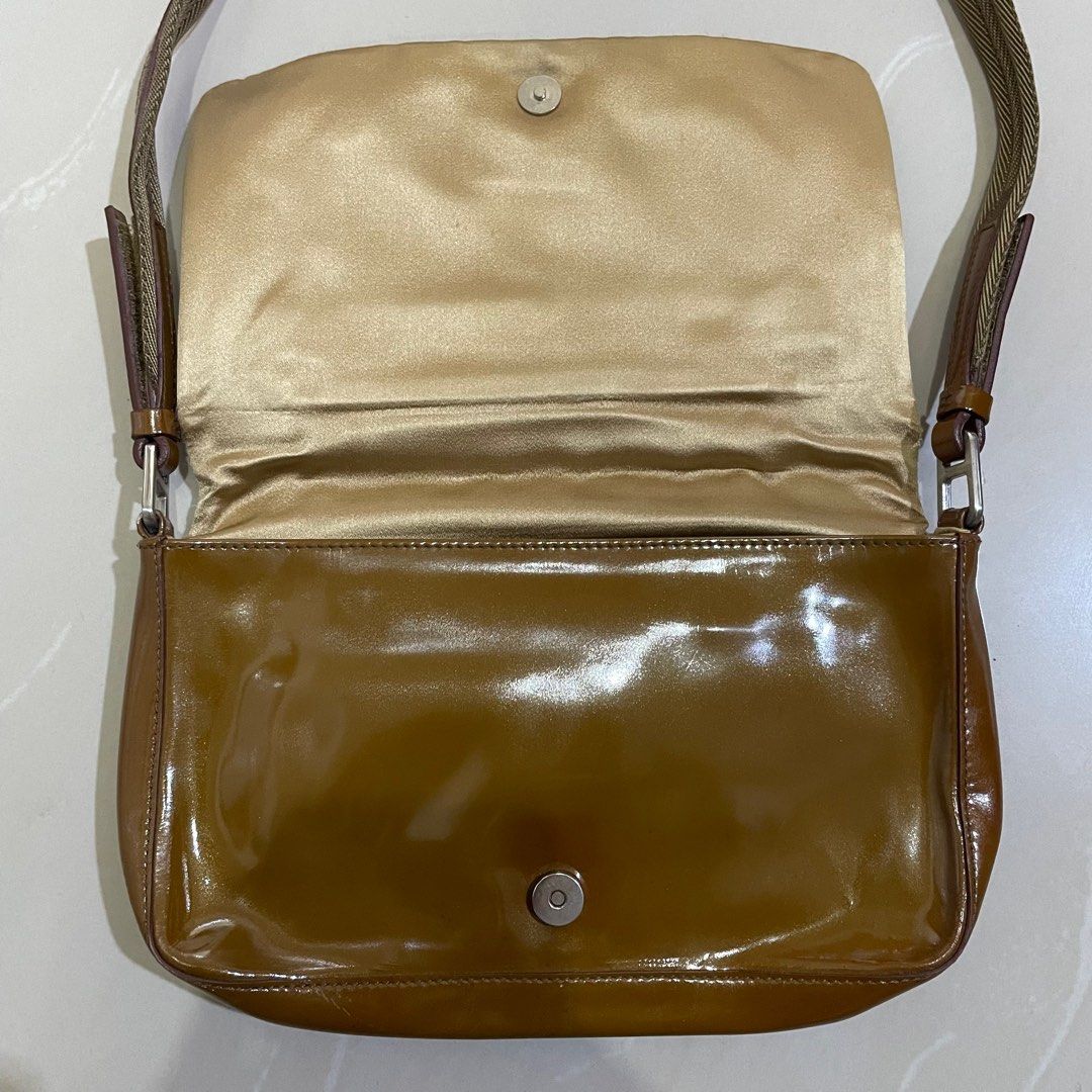 prada fall 1999 mini shoulder bag (Category: Luxury Bags & Wallets) located in Santo Tomas. Submitted by denev17 (Listing ID 1379137500, Image 3). Description: authentic rank a 10L 6.5W may kunting need ireglue .
