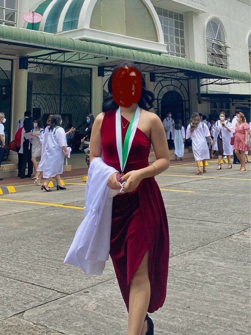 PRELOVED | Red Velvet Dress (Category: Dresses) located in Batangas. Submitted by dbsellsss (Listing ID 1379282483, Image 2). Description: IN GOOOOD CONDITIOOON! 📌MOP : Gcash (payment first) 📌MOD : Lalamove or JNT (fee is shouldered by the buyer) #decluttering #preloved.