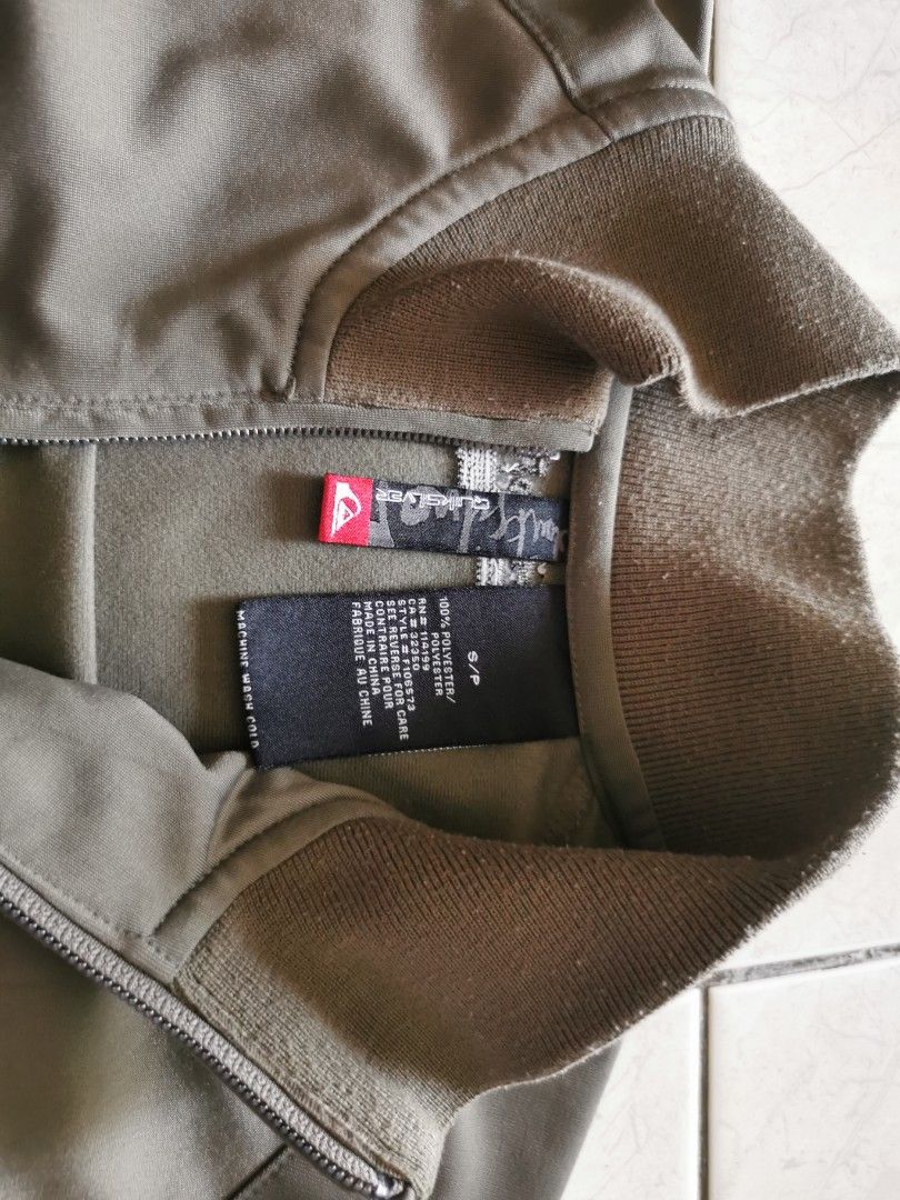 Quicksilver Jacket (Category: Coats, Jackets and Outerwear) located in Kuala Lumpur. Submitted by hanskeith1608 (Listing ID 1379164107, Image 3). Description: Quicksilver jacket. Polyester material. Good and new condition condition. Size, shoulder 58" Chest 58".