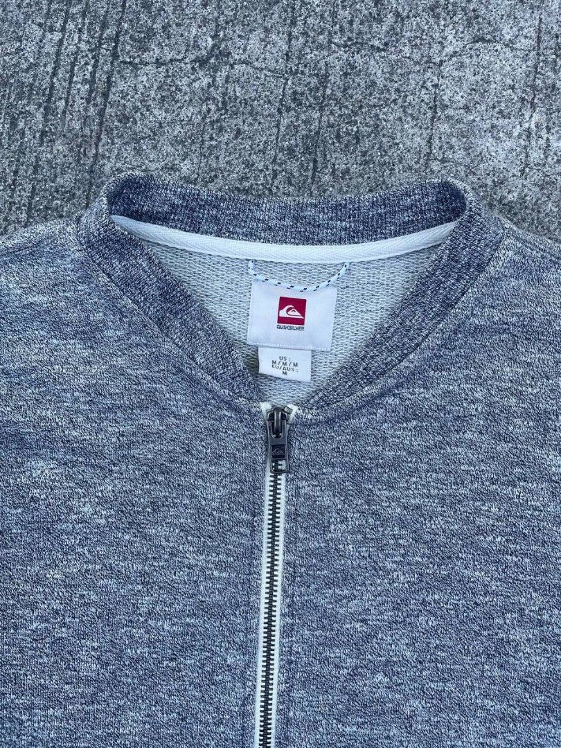 QUICKSILVER SWEATJACKET (Category: Coats, Jackets and Outerwear) located in Manila. Submitted by ptrckvlr_ (Listing ID 1379134105, Image 2). Description: QUIKSILVER SWEATJACKET 💎 📌 Brand New – minor detail 📏 Estimated Size: S Pit to Pit: 20” | Length: 26” 💰 ₱799 + SF ✅ Pang cool weather or pambyahe.