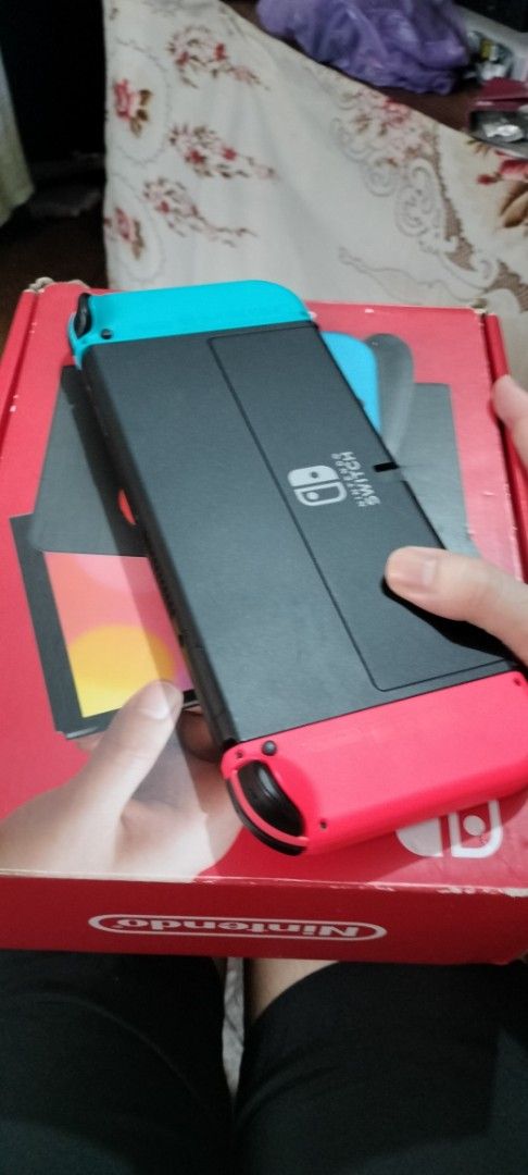Rush Nintendo Switch Oled Complete with Receipt (Category: Nintendo) located in Manila. Submitted by leahcim02 (Listing ID 1379152896, Image 2). Description: Sale or swap sa cp bagong bago pa feb lang nabili add ons pokemon shield - 1500 pokemon sword - 1500 hogwarts legacy - 1600 mario kart 8 deluxe - 1800 dragon quest - 1500 complete package Meet up: Any Malls in NCR/Antipolo.