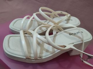 (Kategori: ) berada di . Dikirim oleh preloved.taca (ID iklan 1379282125, Gambar 1). Deskripsi: .
