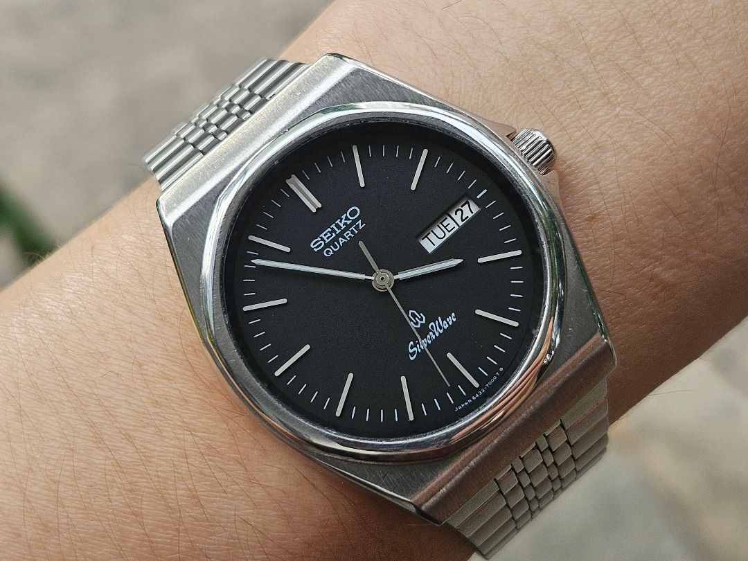 Seiko Silverwave (Category: Men's Watches) located in Manila. Submitted by d.manuel (Listing ID 1379187393, Image 2). Description: Seiko Silverwave black dial JDM BMBY: January 1981 Quartz 6433 movement 37mm case size • All Original • Complete links.