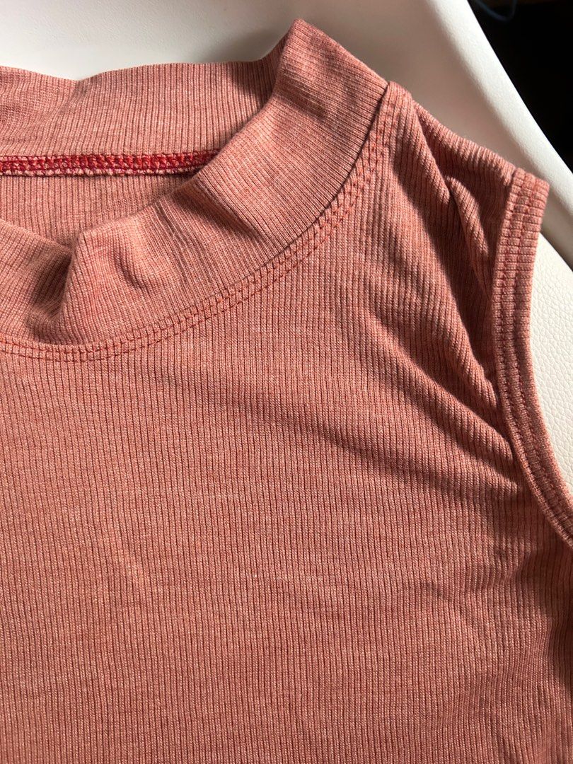Sleeveless Top (Category: Sleeveless) located in Taytay. Submitted by aleyy_ (Listing ID 1379230697, Image 2). Description: Never been used Small to Medium.