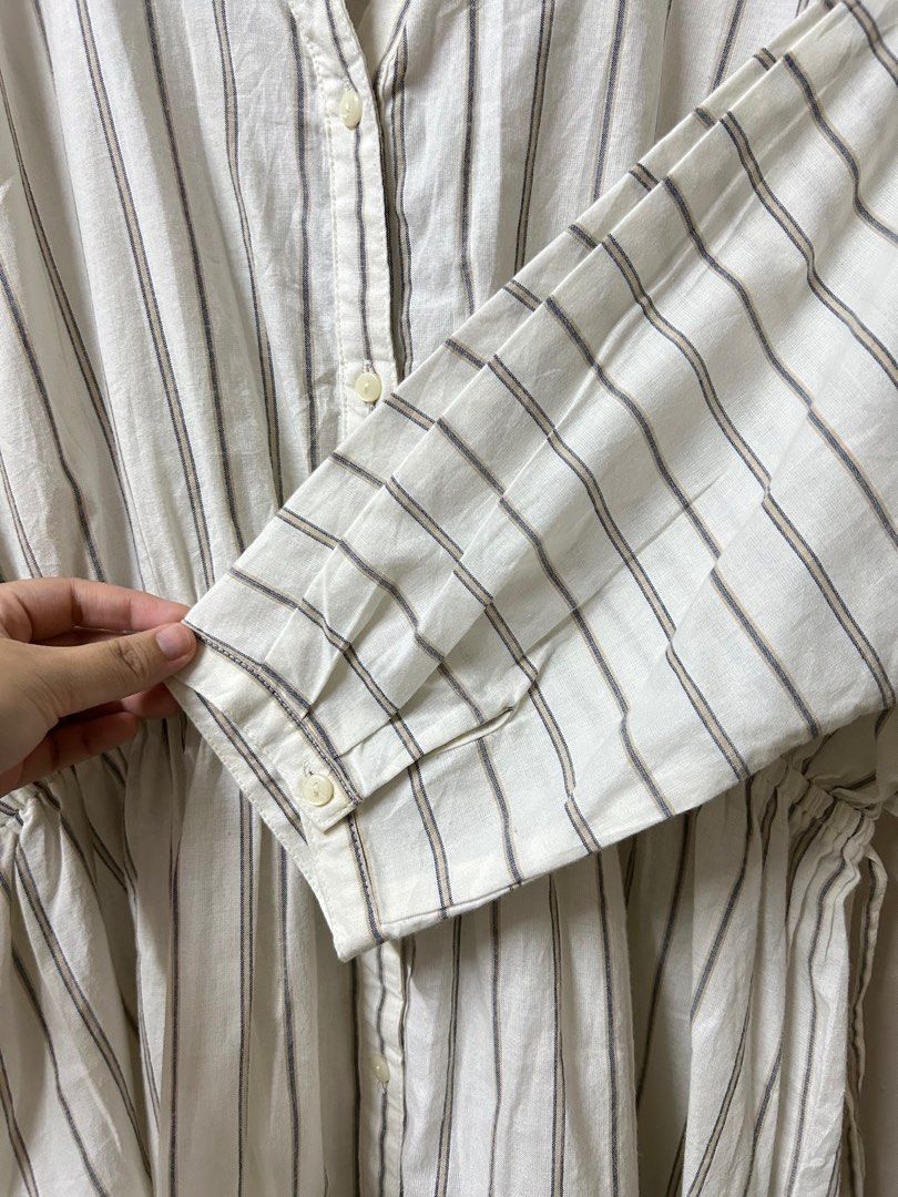 Stripe Batwing Blouse (Category: Blouses) located in Batu Berendam. Submitted by a_zie_ra (Listing ID 1379275749, Image 3). Description: Material: Cotton (kain dia cotton lembut, sejuk & selesa sangat pakai) Ukuran baju (inch): Pit 21, labuh 28, waist 32-50 Sesuai untuk saiz M-L Add on postage RM8 SM, RM15 SS .