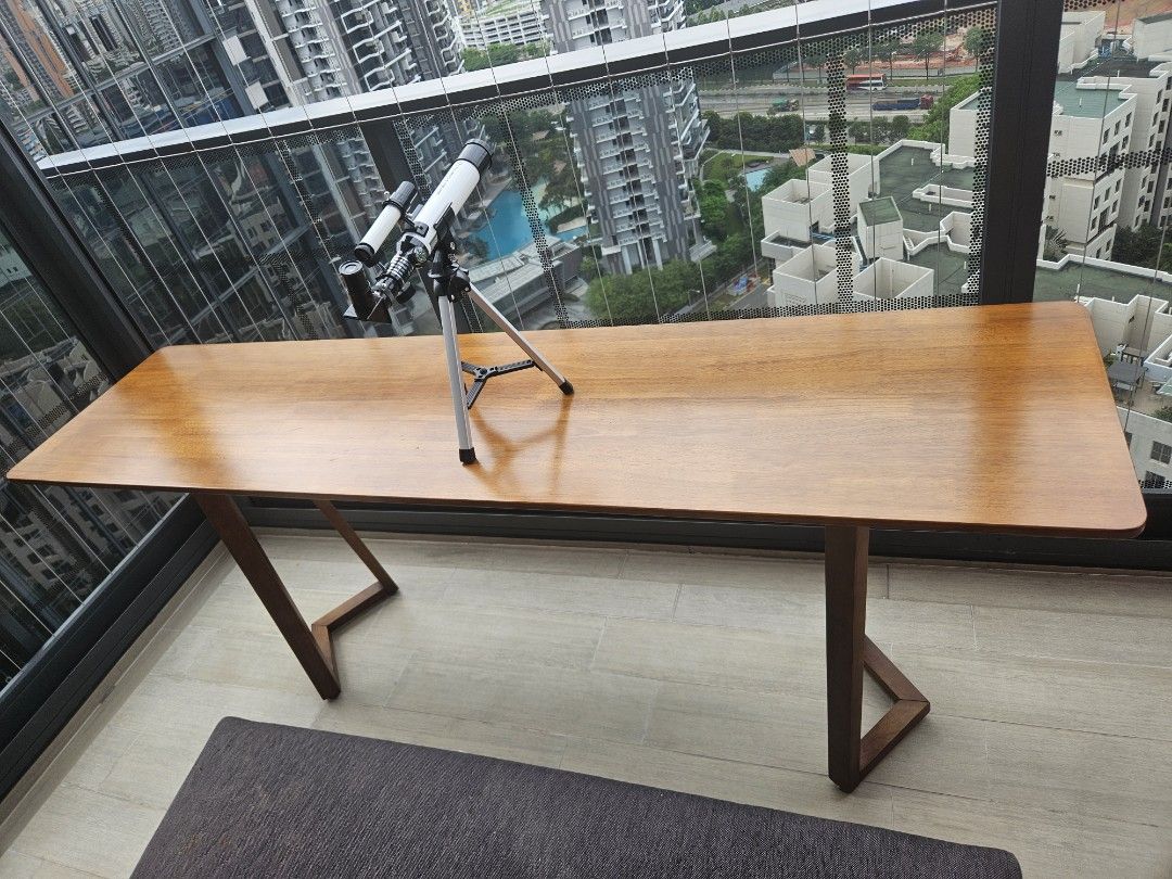 Table (Category: Tables & Sets) located in Singapore. Submitted by zhaoxi87138 (Listing ID 1379153704, Image 2). Description: .