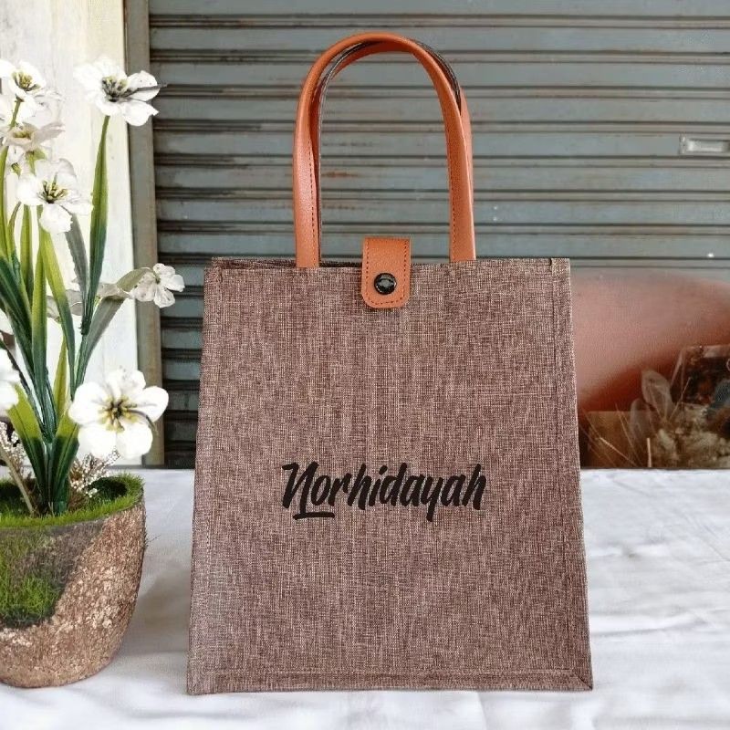 Tote bag /customised bag /customised tote bag / tote book bag / canvas bag /Customized canvas bag / beach bag / jute bag / customized jute bag /customized gift/large tote bag /personalized bag/customised name bag /bridesmaid bag (Category: Tote Bags) located in Singapore. Submitted by sansan_ (Listing ID 1379221082, Image 2). Description: - made by order 1-2 weeks - minimum 6pcs each $10 - 1x process minimum 2 pcs each $ 12.50 - size 20 x 15 x 22