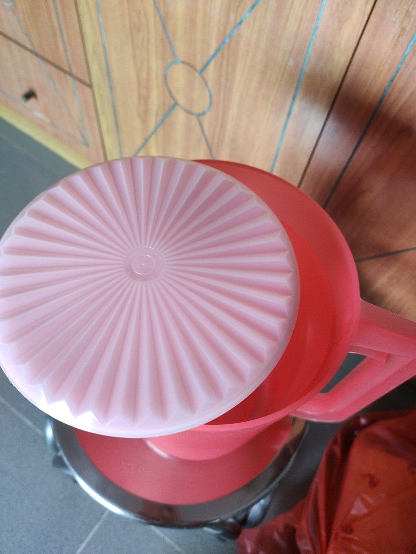 Tupperware Pitcher65074085855618111