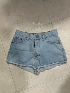 (Category: ) located in . Submitted by malamondays (Listing ID 1379300889, Image 1). Description: .