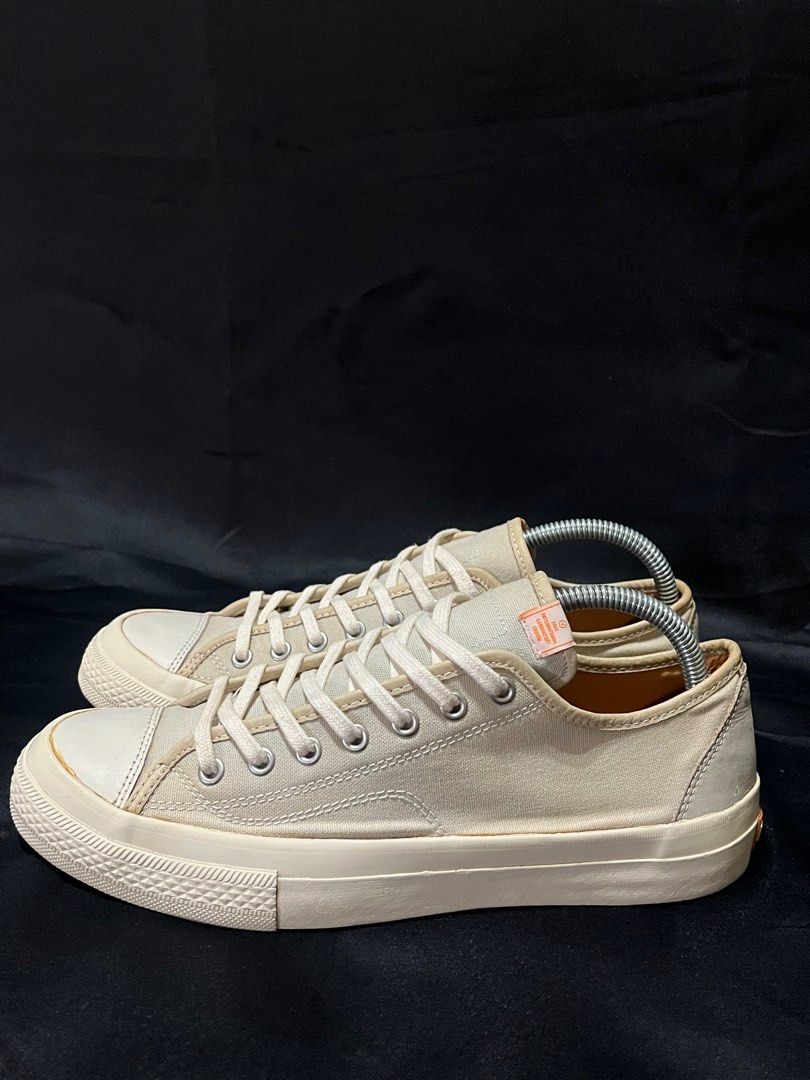 Visvim 2010 Spring/Summer Collection SKAGWAY Canvas (Category: Sneakers) located in Dinalupihan. Submitted by hell.thrift (Listing ID 1379169556, Image 1). Description: visvim 2010 Spring/Summer Collection SKAGWAY Canvas Size:8 Sign of usage no tear no scratch need cleans Another minimalistic footwear offering from visvim surfaces in the form of the SKAGWAY canvas. Featuring a basic monotone upper, the shoe’s profile follows some well-known silho