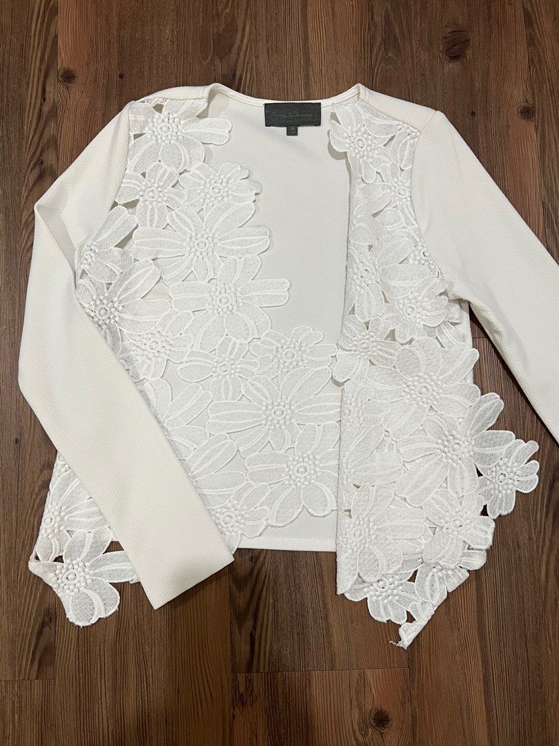 White Coverup (Category: Longsleeves) located in Quezon City. Submitted by declutterinclutter (Listing ID 1379268413, Image 2). Description: Bought in the US for an occasion, used once only..