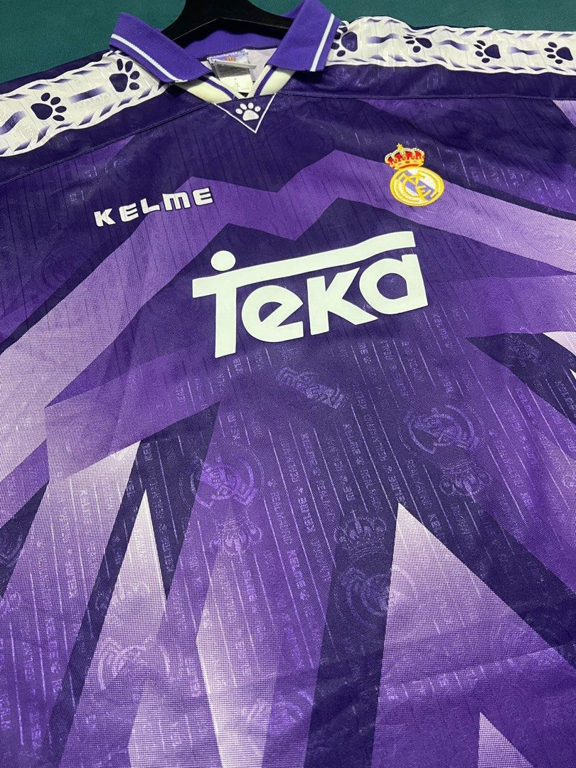 #3 Roberto Carlos Real Madrid Away 1996 soccer/football jersey/kit rare/retro/vintage (Category: Activewear) located in Singapore. Submitted by dreamsstore (Listing ID 1379447099, Image 4). Description: #3 Roberto Carlos Real Madrid Away 1996 jersey !! Jersey in a very good condition for its age ! SIZE : XL ❗️❗️❗️ Pit : 24.5 inches Length : 30 inches FREE POSTAGE INCLUDED FOR ALL SHIRTS🎉🎉🎉 Some bobbling is expected for retro jerseys but condit