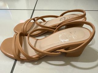 由 kawu711019055 (刊登 ID 1379475055，圖片 1) 提交，位於 的 (類別：)，說明：。
