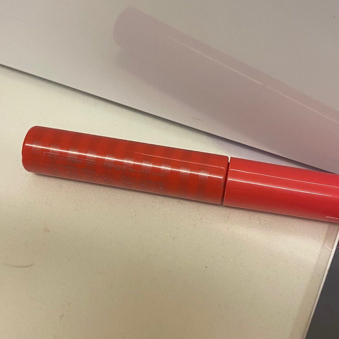 由 llll00011 (刊登 ID 1379514863，圖片 1) 提交，位於 台北市 (Taipei) 的 艾杜紗睫毛底膏 (類別：眼部彩妝、保養)，說明：使用過幾次 沒有原盒 - 📌台北捷運可面交 📌🉑麥貨ㄅㄧㄢˋ 📌售出不退換 📌下單前可聊聊，賣場內商品買多可折扣。