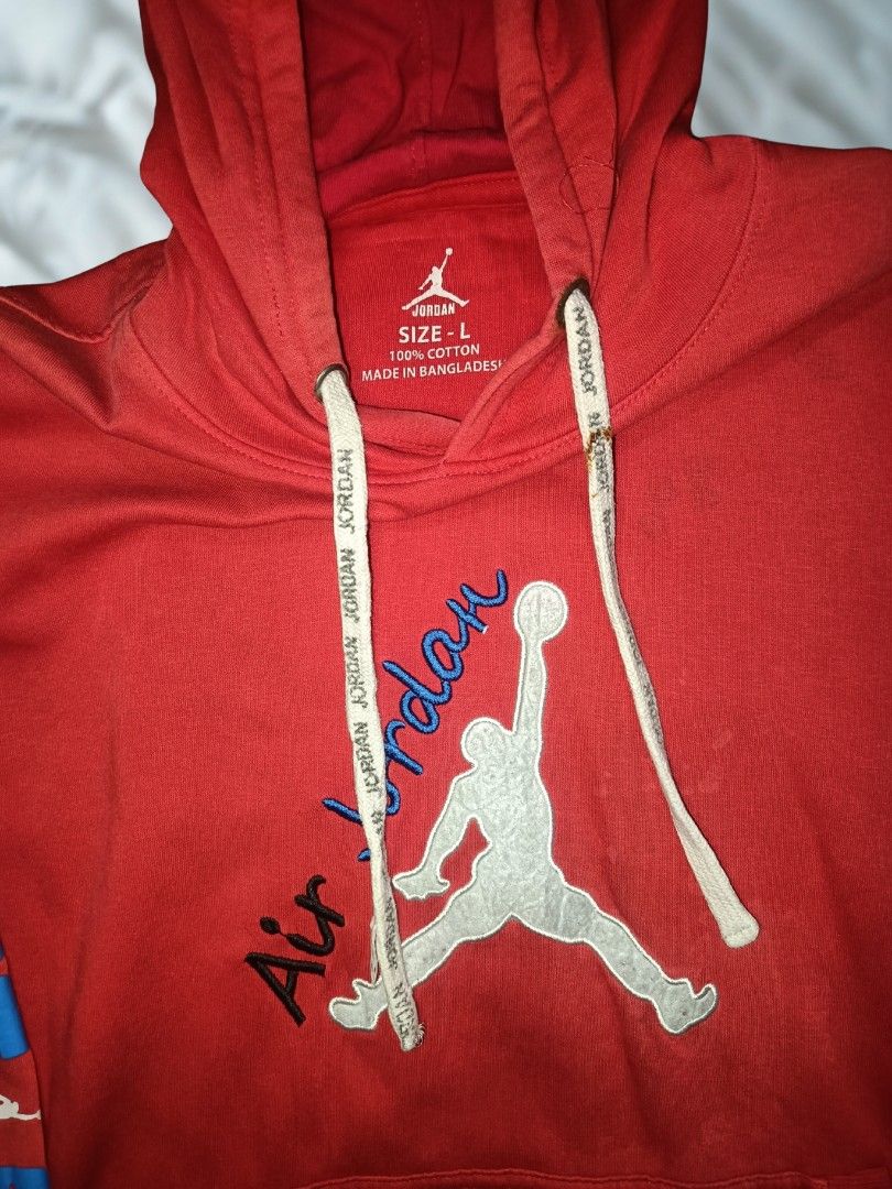 Air jordan hoodie (Category: Coats, Jackets and Outerwear) located in Taguig. Submitted by just.thrifting (Listing ID 1379450056, Image 2). Description: W21xL26 verygood condition color rate 9/10 issue may kalawang yung lace at small tears sa harap na hindi naman halata🥶 150+sf,taguig loc. DM SA INTERESADO!🫡.