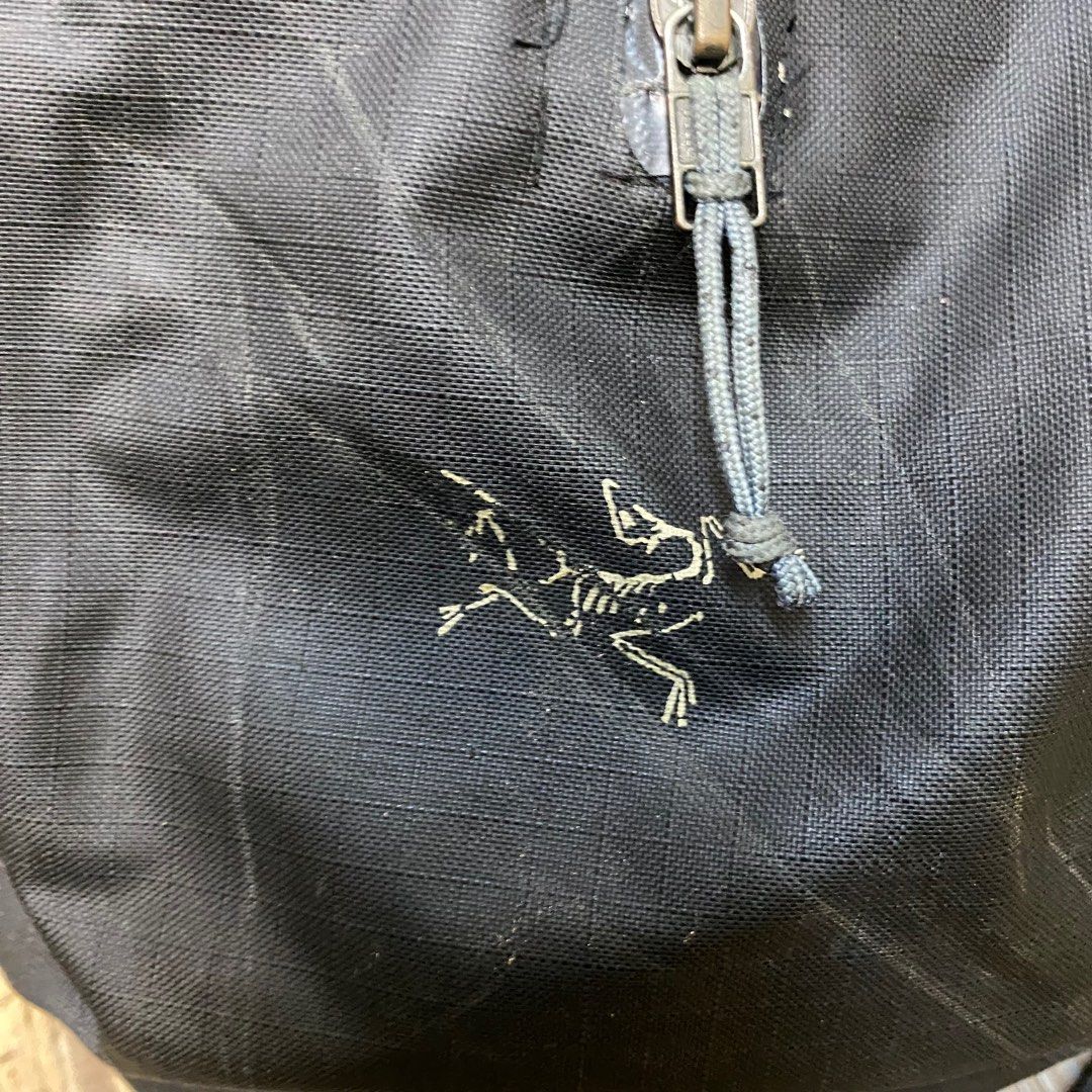 Arcteryx bagpack (Category: Backpacks) located in Kota Bharu. Submitted by realstell (Listing ID 1379517671, Image 2). Description: Rujuk gambar Zip lancar Pos dfod Bayar kat abg jnt.