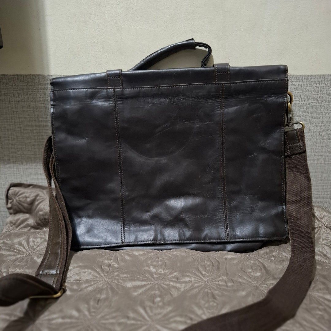 ASOS documents leather bag (Category: Briefcases) located in Manila. Submitted by jjprelovedcollections2 (Listing ID 1379508714, Image 2). Description: replaced sling strap. pacheck po pics..