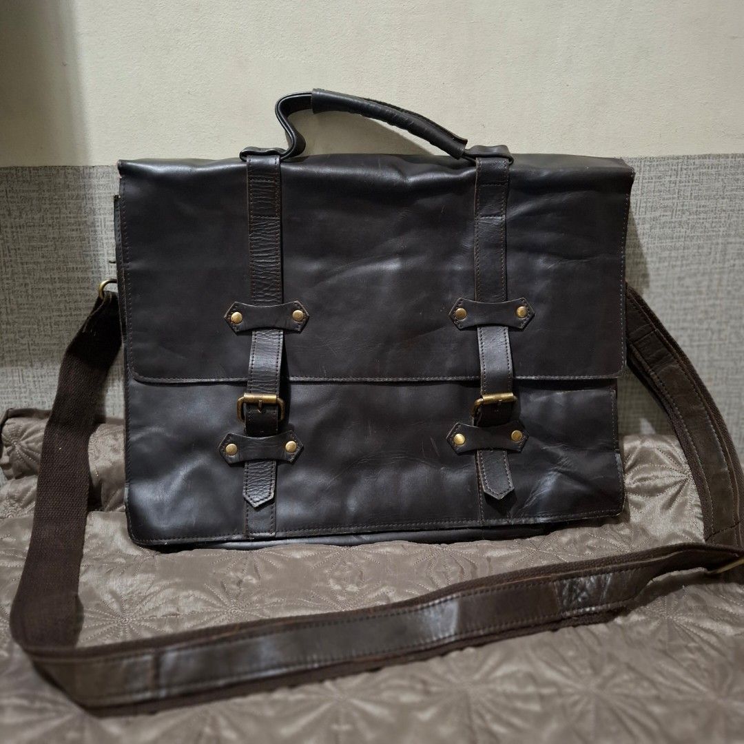 ASOS documents leather bag (Category: Briefcases) located in Manila. Submitted by jjprelovedcollections2 (Listing ID 1379508714, Image 1). Description: replaced sling strap. pacheck po pics..
