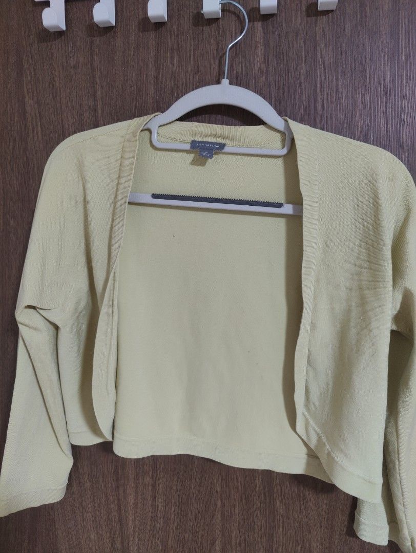 Assorted Cardigans (Category: Coats, Jackets and Outerwear) located in Singapore. Submitted by compulsive_shopper (Listing ID 1379520274, Image 2). Description: 1 PC for $2 3 PCs for $3!.