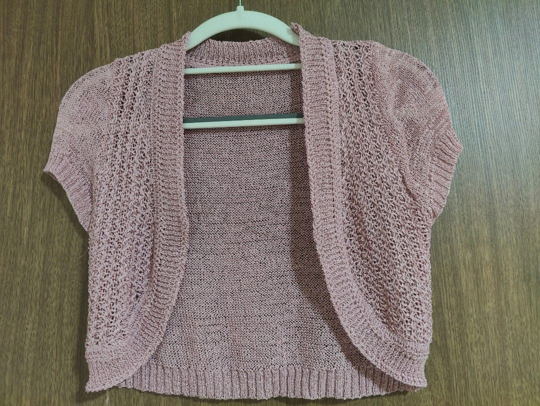 Assorted Cardigans (Category: Coats, Jackets and Outerwear) located in Singapore. Submitted by compulsive_shopper (Listing ID 1379520274, Image 1). Description: 1 PC for $2 3 PCs for $3!.