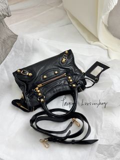 (Category: ) located in . Submitted by luxsuerybag (Listing ID 1379523892, Image 1). Description: .