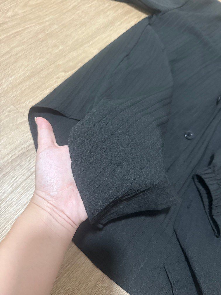 Black button jacket (Category: Coats, Jackets and Outerwear) located in Singapore. Submitted by xxlinggg (Listing ID 1379475262, Image 4). Description: Worn a few times in the office + wash only It’s not sheer, can refer to picture 4.