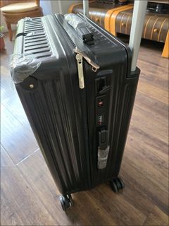 (Category: ) located in . Submitted by zoo_keeper (Listing ID 1379498848, Image 1). Description: .