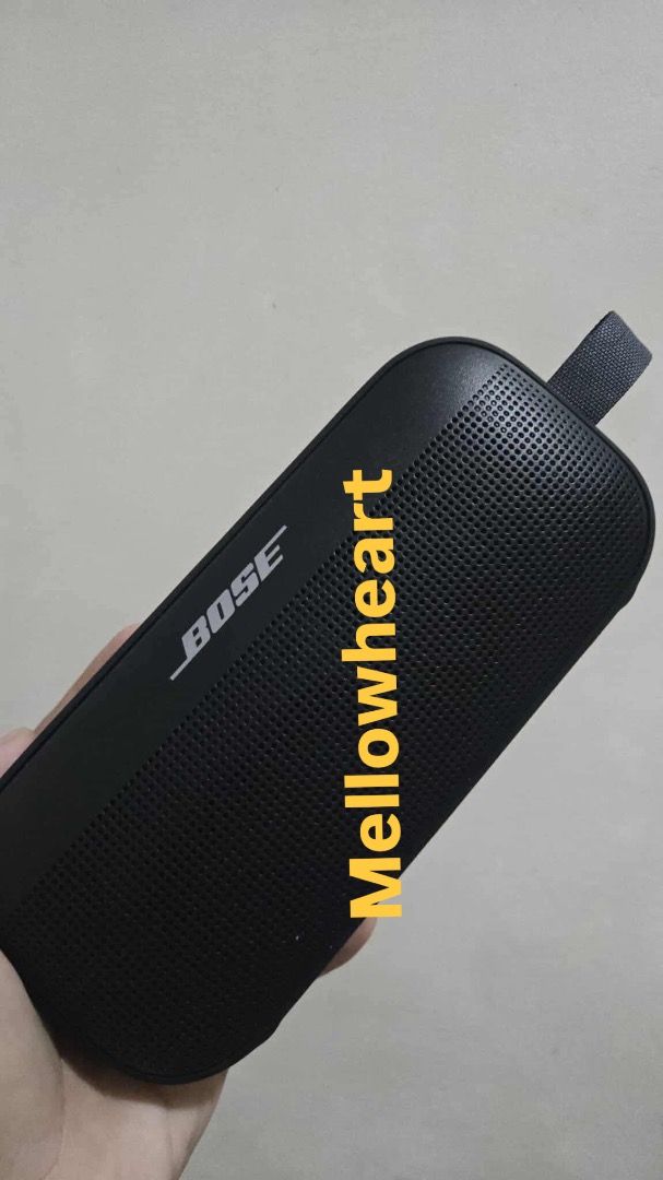 BOSE SOUNDLINK FLEX SE (Category: Soundbars, Speakers & Amplifiers) located in Cebu City. Submitted by heartabay02369 (Listing ID 1379364247, Image 3). Description: Bose Soundlink flex SE BrandNew from US not opened SLIGHTLY NEGOTIALBLE The picture with hand is personal use. .