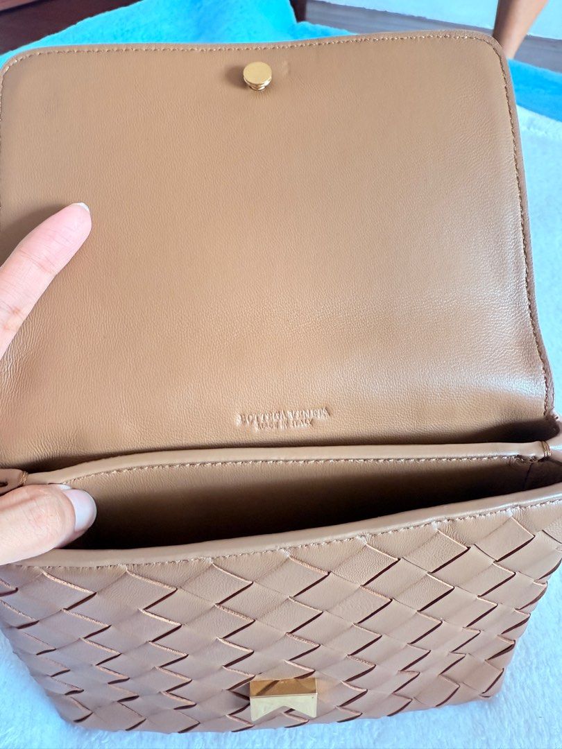 Bottega Veneta Bag (With Serial number) (Category: Luxury Bags & Wallets) located in Quezon City. Submitted by peachess. (Listing ID 1379414601, Image 2). Description: .