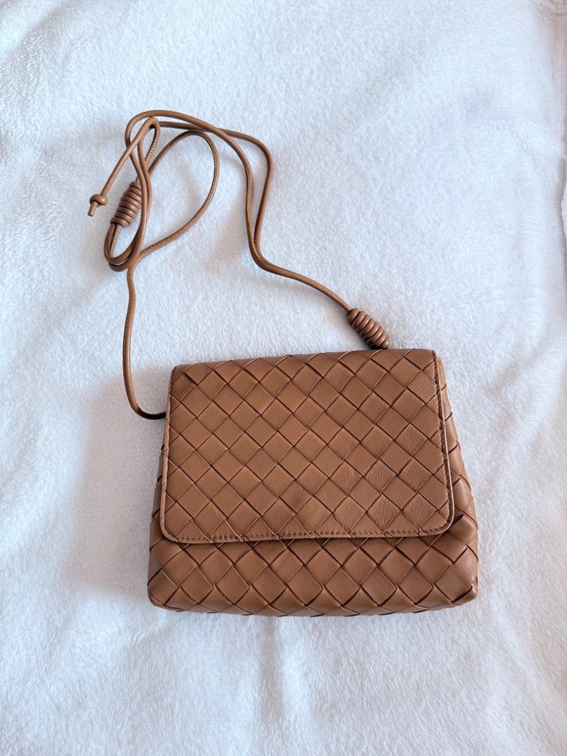 Bottega Veneta Bag (With Serial number) (Category: Luxury Bags & Wallets) located in Quezon City. Submitted by peachess. (Listing ID 1379414601, Image 1). Description: .