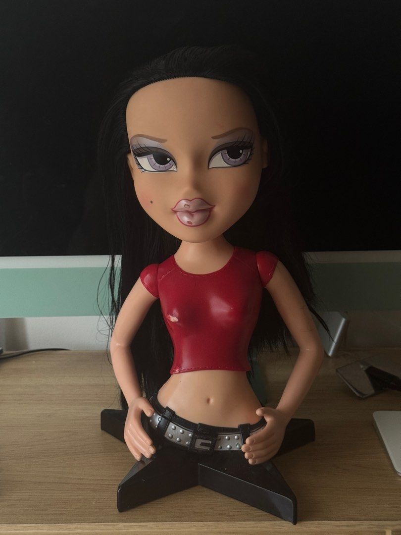 Bratz Styling Heads - 800 each (Category: Kids Toys) located in Iloilo. Submitted by dawllsdawlls (Listing ID 1379484673, Image 2). Description: 950 each Repriced 800.