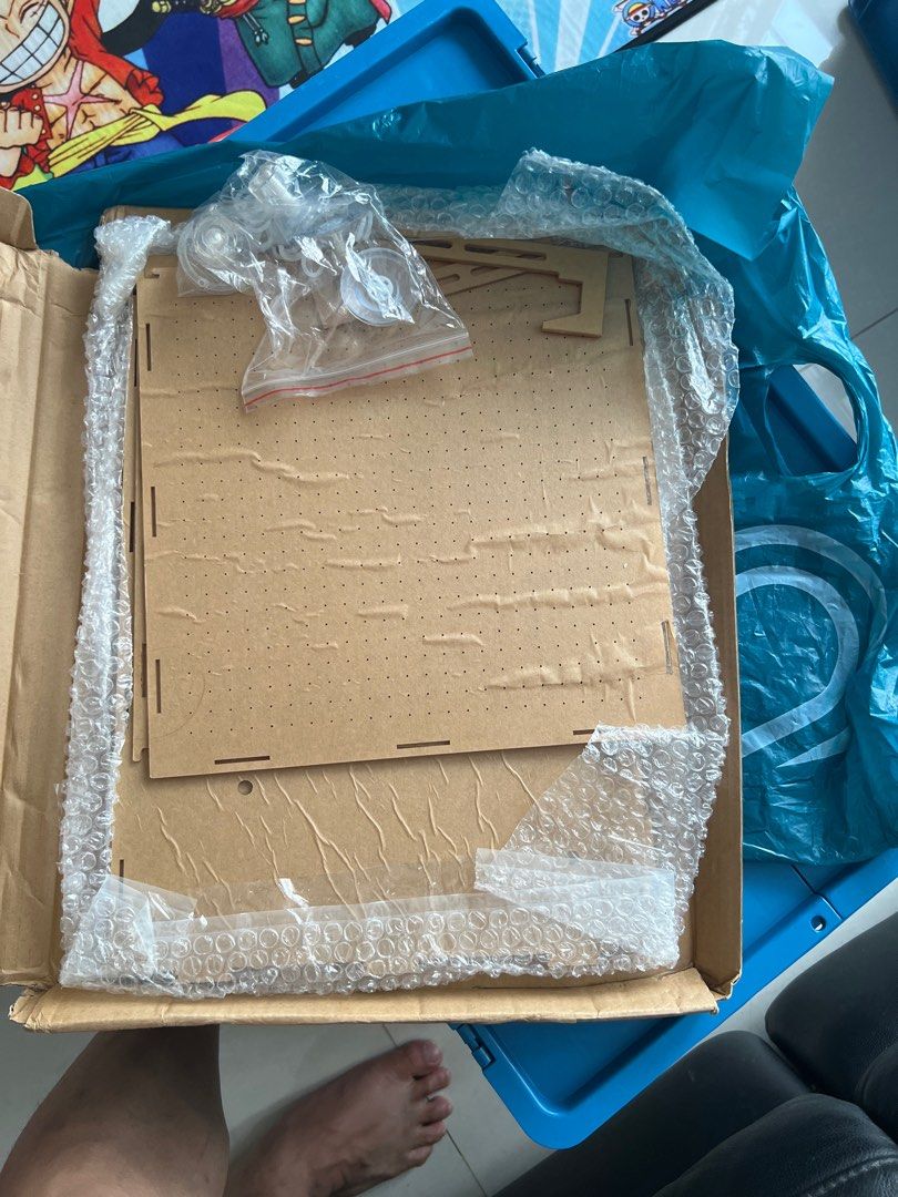 Breeding box (Category: Homes & Other Pet Accessories) located in Singapore. Submitted by lesliek84 (Listing ID 1316622913, Image 7). Description: 40cm by 30cm by 30cm breeding box.