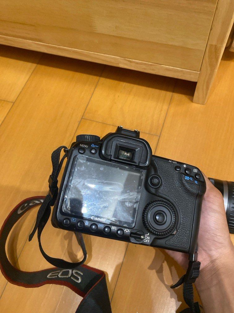 Canon eos 40d (Category: Cameras) located in Manila. Submitted by joaquindeleon1 (Listing ID 1379385331, Image 2). Description: Broken lens No battery Good body Price is negotiable.