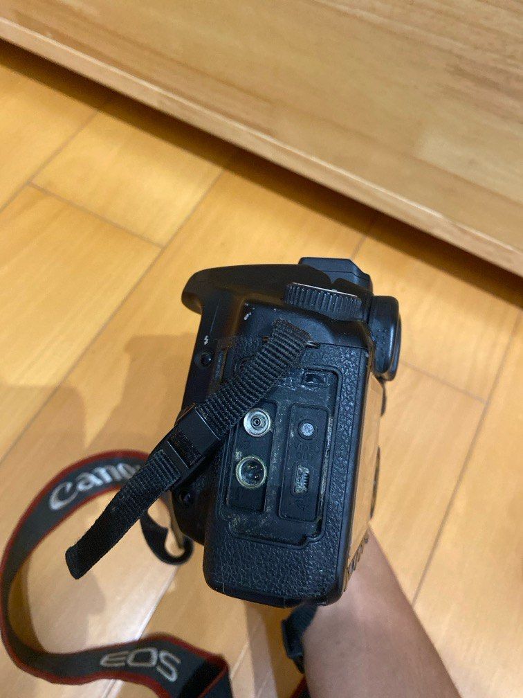 Canon eos 40d (Category: Cameras) located in Manila. Submitted by joaquindeleon1 (Listing ID 1379385331, Image 3). Description: Broken lens No battery Good body Price is negotiable.