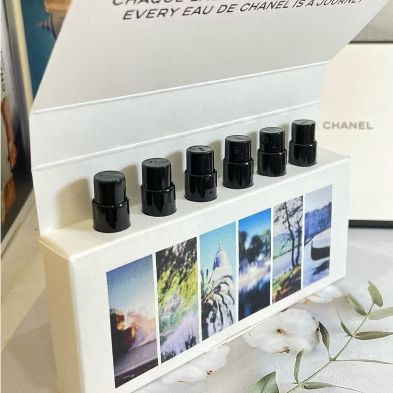 由 beauti.glamor (刊登 ID 1379375724，圖片 2) 提交，位於 台北市 (Taipei) 的 ❤️現貨❤️CHANEL香奈兒之水系列-旅行體驗組(1.5ml*6)百貨專櫃標 (類別：香水、體香劑)，說明：全新 香奈兒化妝品滿額贈品。