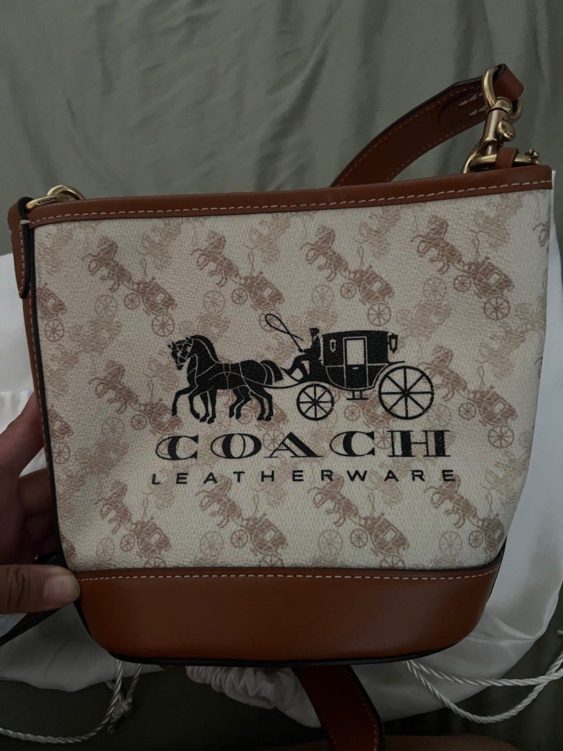 Coach Horse and Carriage Bucket Bag (Category: Bags & Wallets) located in Singapore. Submitted by blueciff (Listing ID 1379414770, Image 2). Description: Barely used! Willing to let go for $250.
