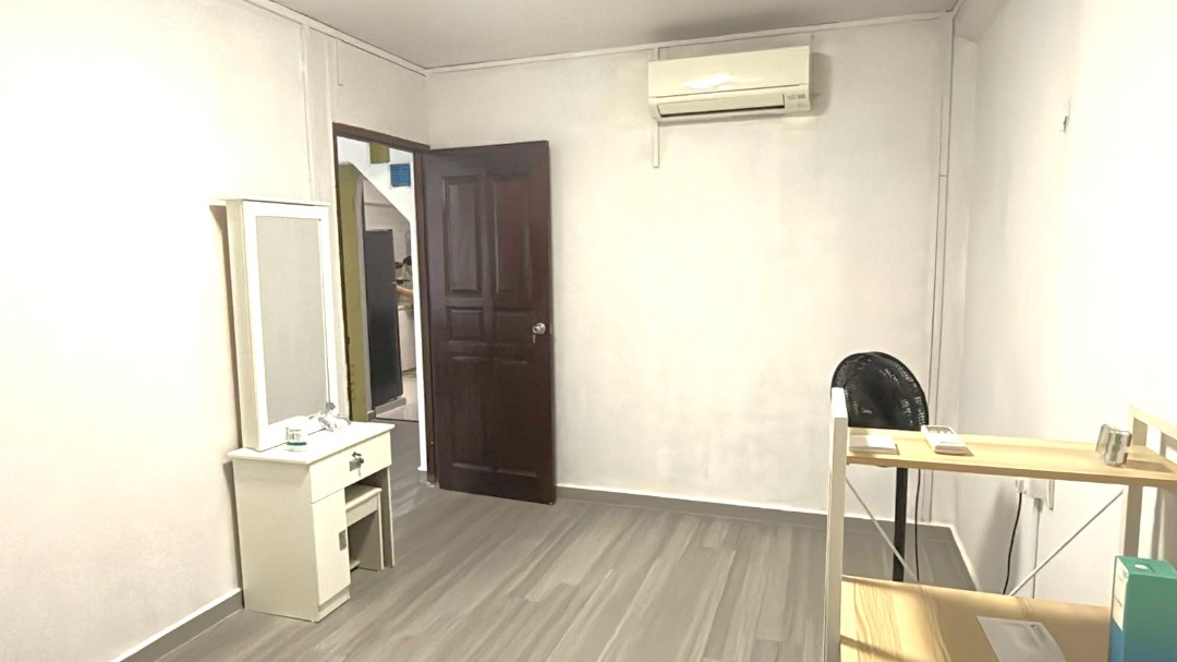 (Category: ) located in . Submitted by your_rental_specialist (Listing ID 1379402937, Image 1). Description: .