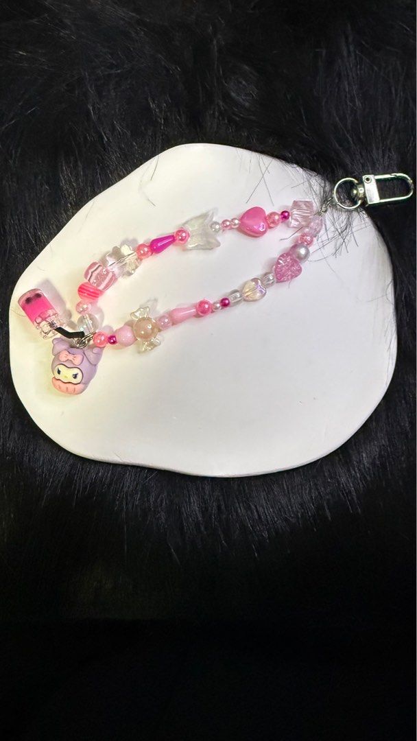 Custom Keychains (Category: Everything Else) located in Singapore. Submitted by pacariotcg (Listing ID 1379471728, Image 1). Description: Custom keychains from $4 onwards! Tele me @Jijunie to custom yours now! The more you buy, the more discounts will be given 🫶🏻 IG @glambeautybeads_ TG Channel @glamfambeautyy.