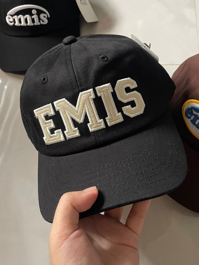 Emis twill black dad hat dad cap bnew (Category: Caps & Hats) located in Taguig. Submitted by zone26ph (Listing ID 1376299538, Image 1). Description: Bnew Authentic - w shipping box upon request 📍Taguig 🚚 Can be shipped via Lalamove, j&t or LBC Price negotiable PM me.