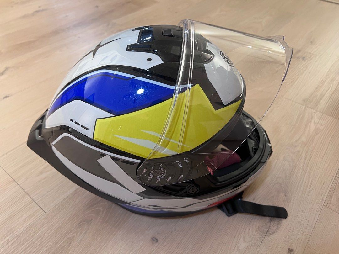 Full faced motorcycle helmet M-L size (Category: Motorcycle Accessories) located in Singapore. Submitted by lightbearersart (Listing ID 1379456002, Image 3). Description: Only used it once, not used to full faced helmet, so decided to sell 10/10 condition DOT brand .