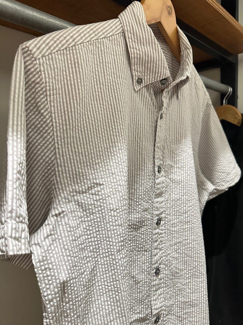 Gap Polo pinstripes (Category: Tshirts & Polo Shirts ) located in Binan City. Submitted by jamborix (Listing ID 1379344993, Image 2). Description: This is a preloved item. Not an ukay find. .