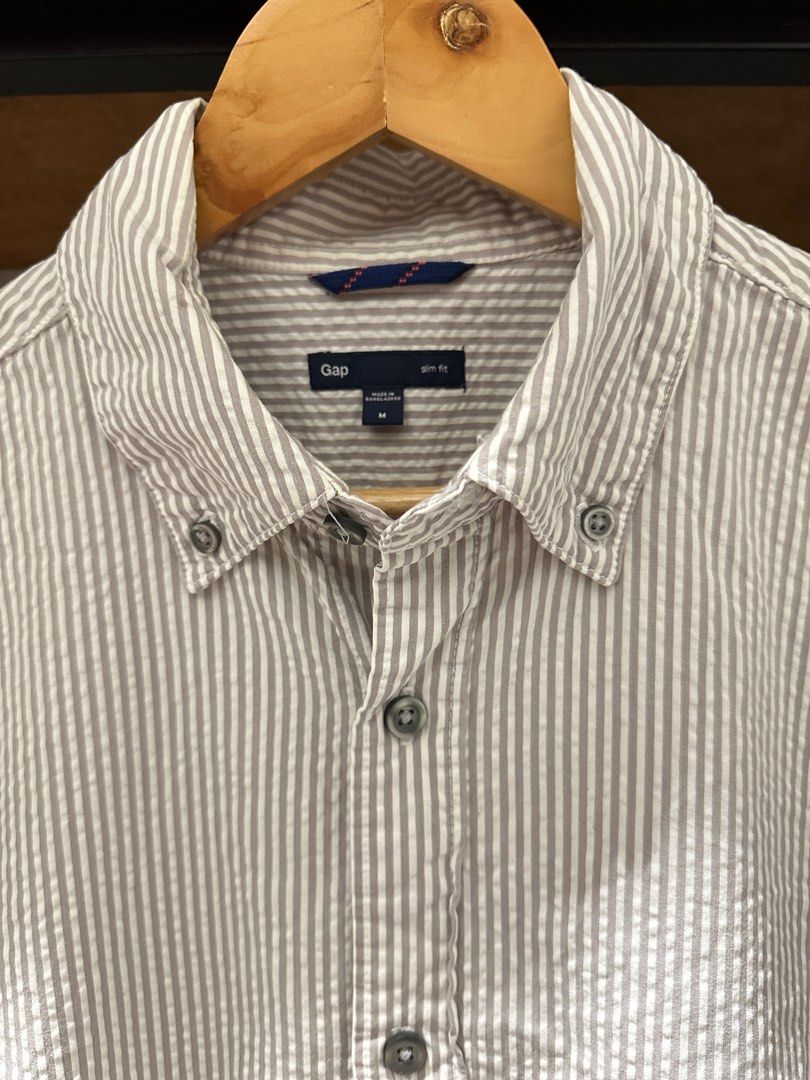 Gap Polo pinstripes (Category: Tshirts & Polo Shirts ) located in Binan City. Submitted by jamborix (Listing ID 1379344993, Image 1). Description: This is a preloved item. Not an ukay find. .