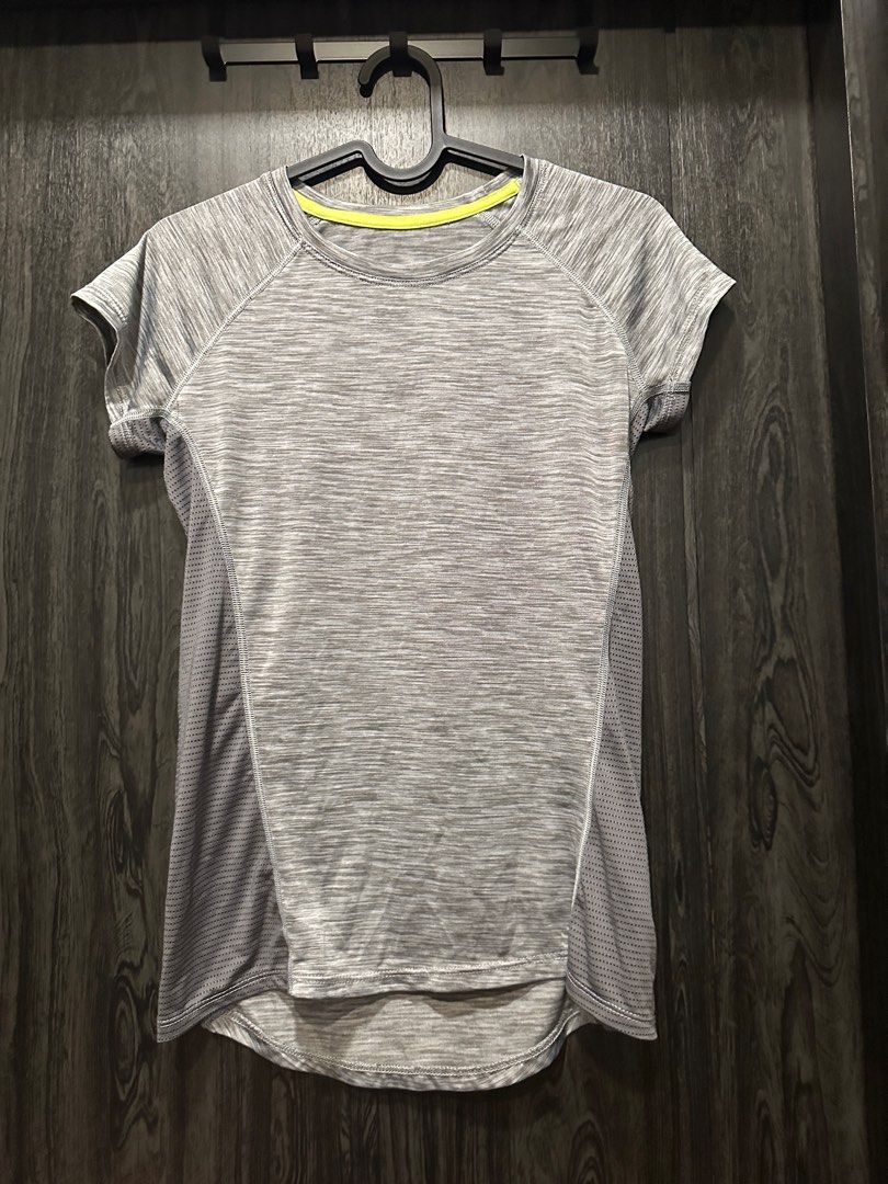 H&M Gray Sports Top (Category: Activewear) located in Manila. Submitted by cnik8 (Listing ID 1379427285, Image 1). Description: H&M Sports Top -light material -must be bought with another item so that total is minimum P300 -Take all 4 tops (all small size) in 3rd photo for P450 .