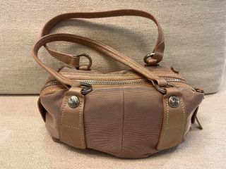 （分類：）位於 。 由 mok166888 提交（商品編號 1379418342，圖片 1）。簡介： 。