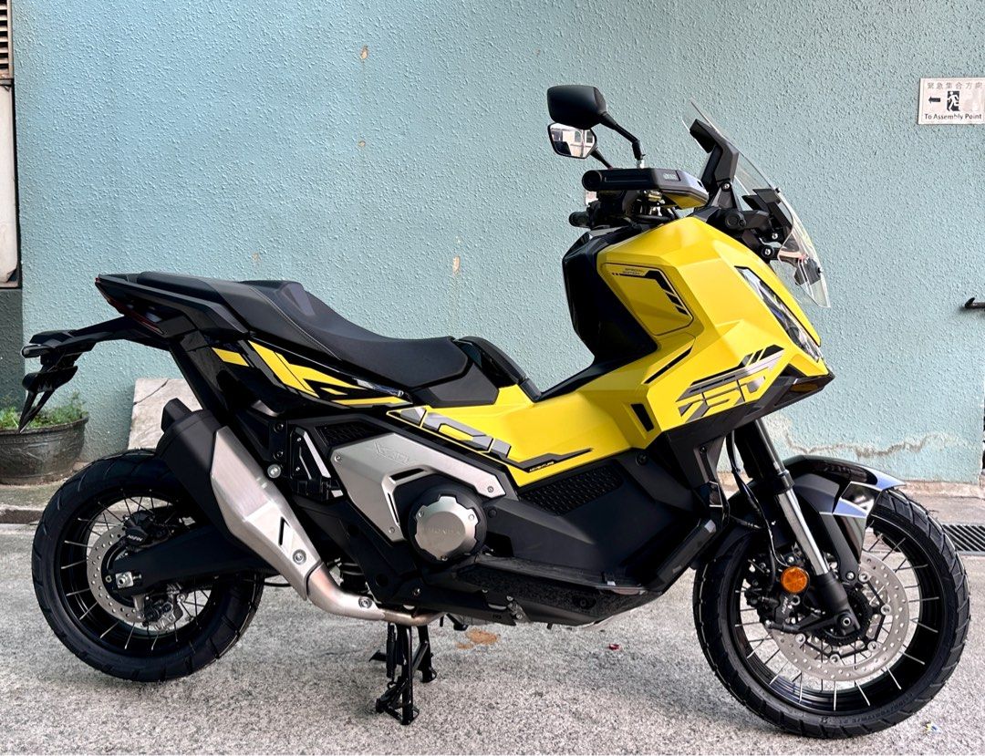Honda X ADV 750 (2025 Brand new) (Category: Class 2) located in Singapore. Submitted by akw0089 (Listing ID 1371994981, Image 3). Description: Honda X ADV 750 (2025 Brand new) Agent warranty by Boon Siew Honda Deposit $2,000 D/payment pay next $5,000 On the Road only excluding insurance. The Right Place to Choose Your Dream Machine. Kindly visit our showroom for viewing & more discussion. Excel Cycle Centre Pte Ltd 48 Toh Guan Road East #01 - 112