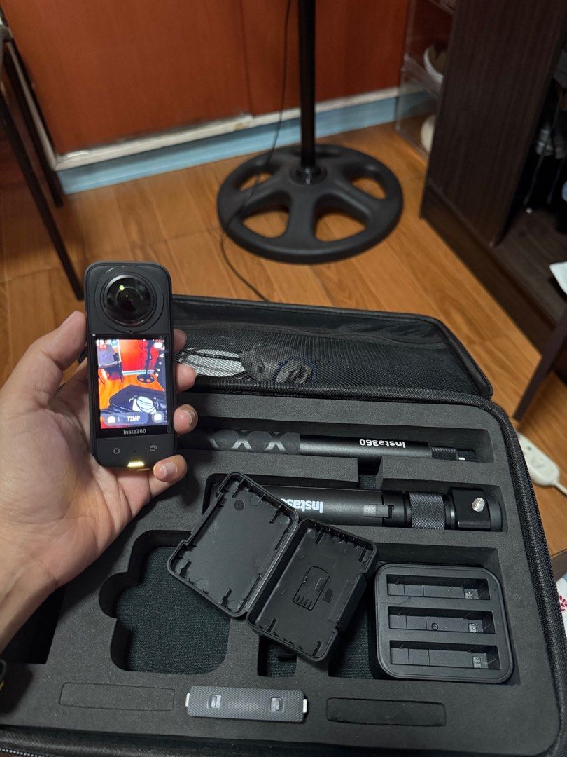 Insta 360 x3 (Category: Cameras) located in Manila. Submitted by prettyrae (Listing ID 1379407224, Image 3). Description: Once lang nagamit Complete package with free bags and cases .