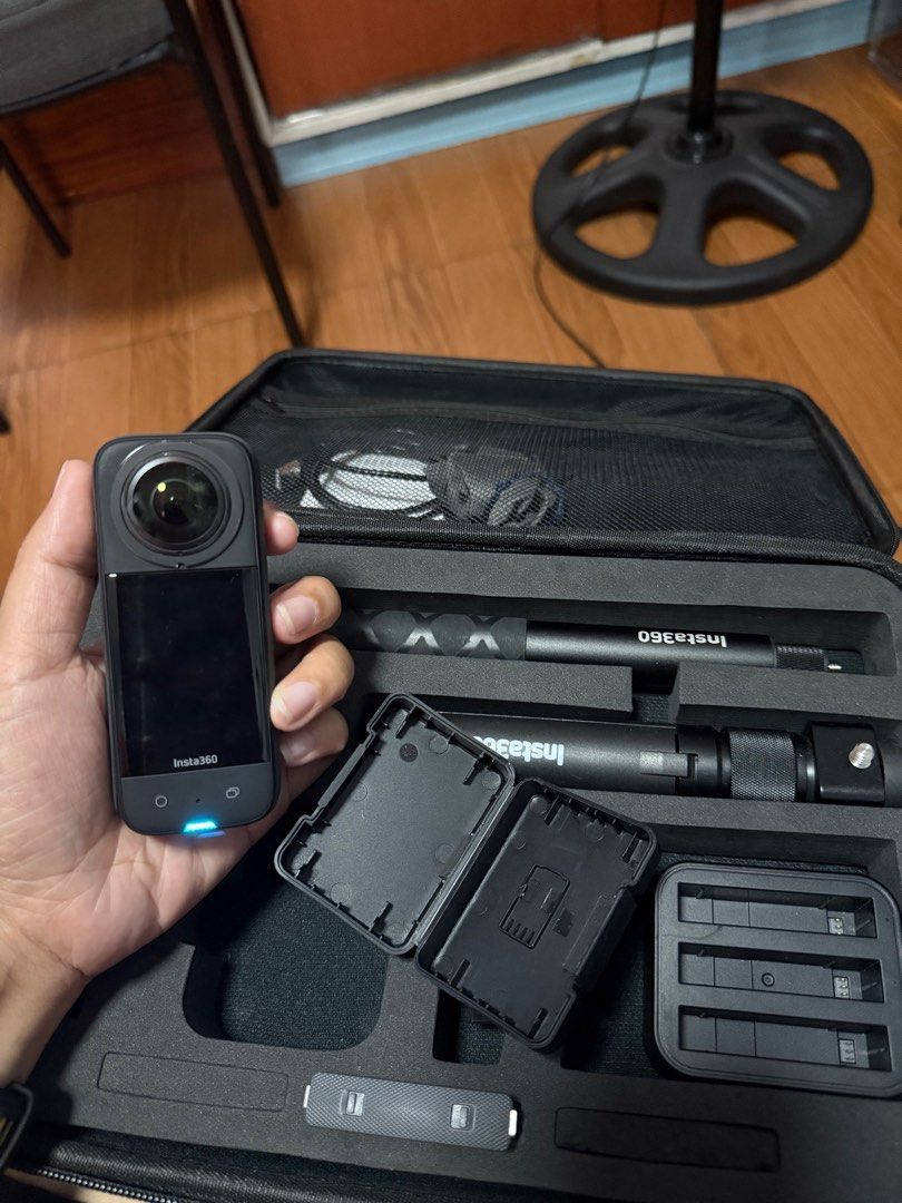 Insta 360 x3 (Category: Cameras) located in Manila. Submitted by prettyrae (Listing ID 1379407224, Image 1). Description: Once lang nagamit Complete package with free bags and cases .