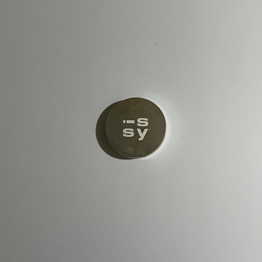 Issy True Flex Perfecting Powder (Medium / Tan) (Category: Makeup) located in Manila. Submitted by gvapparel (Listing ID 1379511807, Image 2). Description: 𖦹.ᐟ ⟡ read the details below first: ⚲ las piñas ★ rfs: decluttering / impulsive buying ★ no box included ★ medium / tan ★ never used ★ originally bought for Php 500 ★ sf to be shouldered by buyer 𖦹.ᐟ price can still be negotiable if buying multiple items mod: lalamove / j&t mop: gcash / bdo.