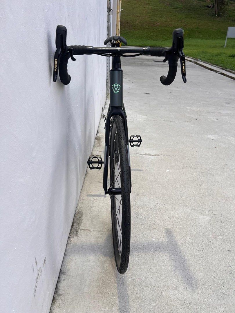 JAVA Auriga (Category: Bicycles) located in Singapore. Submitted by danielt2005 (Listing ID 1379454372, Image 2). Description: Java Auriga road bike Size L ( good for 175-185cm) Hydraulic disc brakes Fully integrated bike. 2x 12 speed Lightweight and aero Slightly nego. $850 for fast deal .